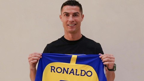 Không còn là tin đồn: Ronaldo đã chịu từ bỏ châu Âu đến thi đấu ở Saudi Arabia - Ảnh 1. Không còn là tin đồn: Ronaldo đã chịu từ bỏ châu Âu đến thi đấu ở Saudi Arabia - Ảnh 1.