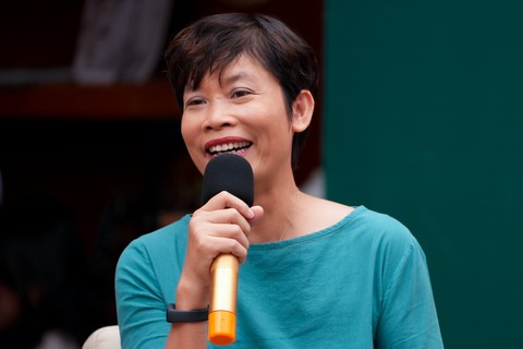 Ra mắt giai phẩm Tuổi Trẻ Xuân Quý Mão: Nghệ sĩ Kim Cương rưng rưng nhớ mẹ ngày xuân - Ảnh 9. Ra mắt giai phẩm Tuổi Trẻ Xuân Quý Mão: Nghệ sĩ Kim Cương rưng rưng nhớ mẹ ngày xuân - Ảnh 9.