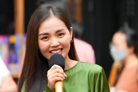 Ra mắt giai phẩm Tuổi Trẻ Xuân Quý Mão: Nghệ sĩ Kim Cương rưng rưng nhớ mẹ ngày xuân - Ảnh 7. Ra mắt giai phẩm Tuổi Trẻ Xuân Quý Mão: Nghệ sĩ Kim Cương rưng rưng nhớ mẹ ngày xuân - Ảnh 7.