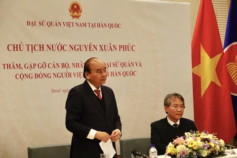 Vừa đến Hàn Quốc, chiều tối 4-12, Chủ tịch nước gặp bà con kiều bào, đại diện dòng họ Lý - Ảnh 4. Vừa đến Hàn Quốc, chiều tối 4-12, Chủ tịch nước gặp bà con kiều bào, đại diện dòng họ Lý - Ảnh 4.
