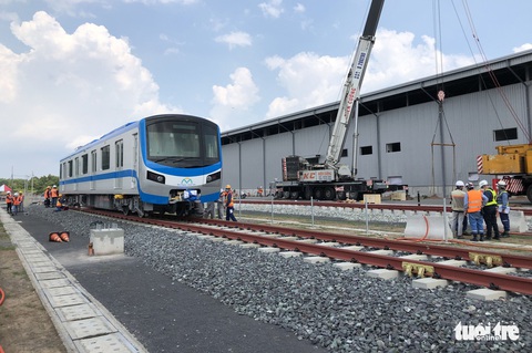 Tàu sắp chạy, Công ty Metro số 1 TP.HCM vẫn chưa có lương, chưa có tiền tạm ứng - Ảnh 1. Tàu sắp chạy, Công ty Metro số 1 TP.HCM vẫn chưa có lương, chưa có tiền tạm ứng - Ảnh 1.
