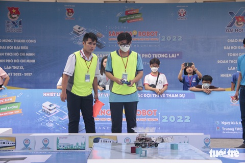 Kịch tính đến giây cuối cùng vòng chung kết cuộc thi sáng tạo robot dành cho học sinh THPT - Ảnh 1. Kịch tính đến giây cuối cùng vòng chung kết cuộc thi sáng tạo robot dành cho học sinh THPT - Ảnh 1.