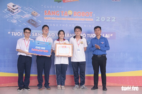 Kịch tính đến giây cuối cùng vòng chung kết cuộc thi sáng tạo robot dành cho học sinh THPT - Ảnh 5. Kịch tính đến giây cuối cùng vòng chung kết cuộc thi sáng tạo robot dành cho học sinh THPT - Ảnh 5.