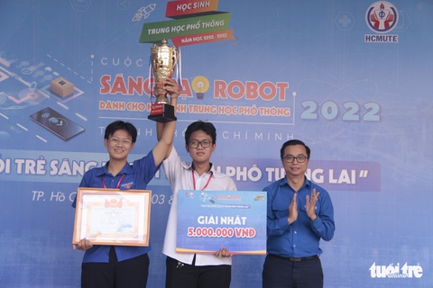 Kịch tính đến giây cuối cùng vòng chung kết cuộc thi sáng tạo robot dành cho học sinh THPT - Ảnh 3. Kịch tính đến giây cuối cùng vòng chung kết cuộc thi sáng tạo robot dành cho học sinh THPT - Ảnh 3.