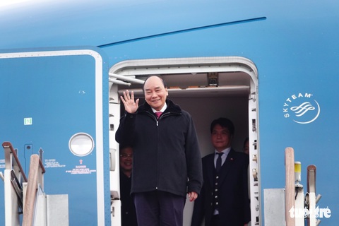 Chủ tịch nước Nguyễn Xuân Phúc đến Seoul, bắt đầu chuyến thăm Hàn Quốc - Ảnh 3. Chủ tịch nước Nguyễn Xuân Phúc đến Seoul, bắt đầu chuyến thăm Hàn Quốc - Ảnh 3.