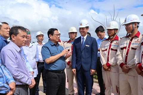 Thủ tướng yêu cầu tính toán, đàm phán lại giá điện gió, điện mặt trời - Ảnh 1. Thủ tướng yêu cầu tính toán, đàm phán lại giá điện gió, điện mặt trời - Ảnh 1.