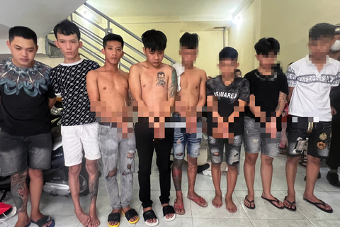 Triệt phá băng nhóm bắt giữ, ép buộc nhiều cô gái vay nợ, bán dâm - Ảnh 2. Triệt phá băng nhóm bắt giữ, ép buộc nhiều cô gái vay nợ, bán dâm - Ảnh 2.