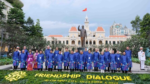 TP.HCM thu hút ngoại lực để phát triển - Ảnh 1. TP.HCM thu hút ngoại lực để phát triển - Ảnh 1.