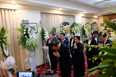 Lãnh đạo TP.HCM viếng cố Chủ tịch Trung Quốc Giang Trạch Dân - Ảnh 2. Lãnh đạo TP.HCM viếng cố Chủ tịch Trung Quốc Giang Trạch Dân - Ảnh 2.