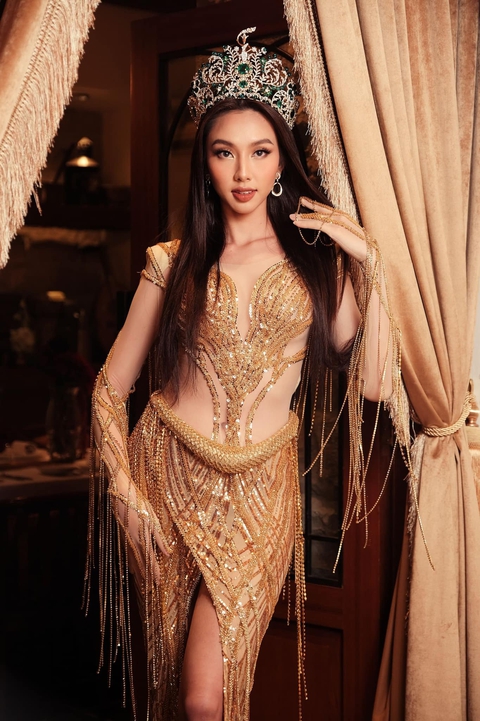Cô gái từ quá khứ trình chiếu ở Úc; Thúy Ngân tạm dừng hoạt động nghệ thuật do bị thương - Ảnh 5. Cô gái từ quá khứ trình chiếu ở Úc; Thúy Ngân tạm dừng hoạt động nghệ thuật do bị thương - Ảnh 5.