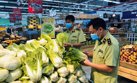Tin tức sáng 6-12: Giá thịt gà hai miền Nam Bắc quá chênh nhau; Xử nghiêm người dỡ phân cách cao tốc - Ảnh 3. Tin tức sáng 6-12: Giá thịt gà hai miền Nam Bắc quá chênh nhau; Xử nghiêm người dỡ phân cách cao tốc - Ảnh 3.