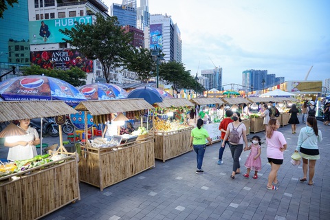 Lễ hội Văn hóa - Ẩm thực hấp dẫn tại Công viên Bến Bạch Đằng - Ảnh 2. Lễ hội Văn hóa - Ẩm thực hấp dẫn tại Công viên Bến Bạch Đằng - Ảnh 2.