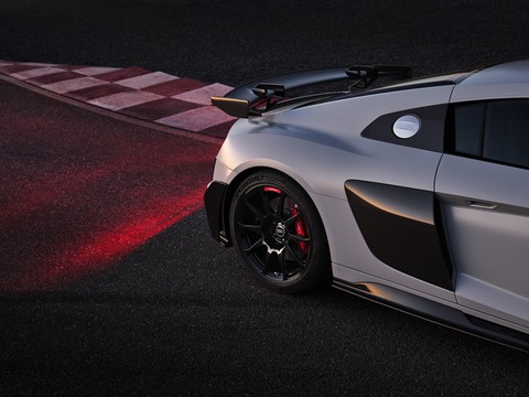 Audi R8 sắp thành của hiếm trên thị trường sau 1,5 năm nữa - Ảnh 7. Audi R8 sắp thành của hiếm trên thị trường sau 1,5 năm nữa - Ảnh 7.