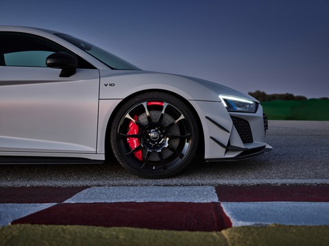Audi R8 sắp thành của hiếm trên thị trường sau 1,5 năm nữa - Ảnh 6. Audi R8 sắp thành của hiếm trên thị trường sau 1,5 năm nữa - Ảnh 6.