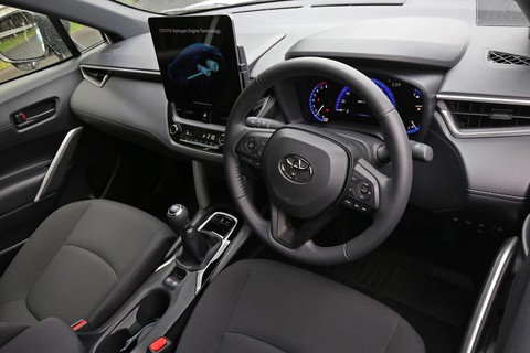 Không chạy xăng hay điện, Toyota Corolla Cross phiên bản mới dùng động cơ công nghệ từ xe đua - Ảnh 5. Không chạy xăng hay điện, Toyota Corolla Cross phiên bản mới dùng động cơ công nghệ từ xe đua - Ảnh 5.