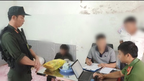 Cán bộ Sở Tài nguyên và Môi trường điều hành đường dây cá độ bóng đá gần 600 tỉ đồng - Ảnh 1. Cán bộ Sở Tài nguyên và Môi trường điều hành đường dây cá độ bóng đá gần 600 tỉ đồng - Ảnh 1.