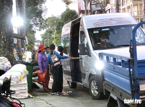 Tin tức sáng 6-12: Giá thịt gà hai miền Nam Bắc quá chênh nhau; Xử nghiêm người dỡ phân cách cao tốc - Ảnh 5. Tin tức sáng 6-12: Giá thịt gà hai miền Nam Bắc quá chênh nhau; Xử nghiêm người dỡ phân cách cao tốc - Ảnh 5.