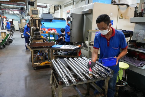 Đừng để doanh nghiệp vượt khó một mình - Ảnh 1. Đừng để doanh nghiệp vượt khó một mình - Ảnh 1.