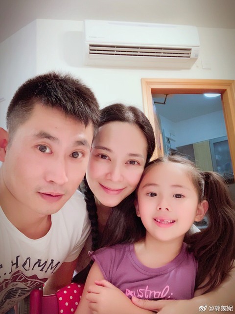 Quách Thiện Ni: Hoa hậu từng mang tiếng là ‘con giáp thứ 13’ và cuộc sống viên mãn ở tuổi 48 - Ảnh 7. Quách Thiện Ni: Hoa hậu từng mang tiếng là ‘con giáp thứ 13’ và cuộc sống viên mãn ở tuổi 48 - Ảnh 7.