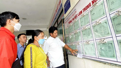 Quảng Nam - Công nhân mất việc (8) 1(Read-Only) Quảng Nam - Công nhân mất việc (8) 1(Read-Only)