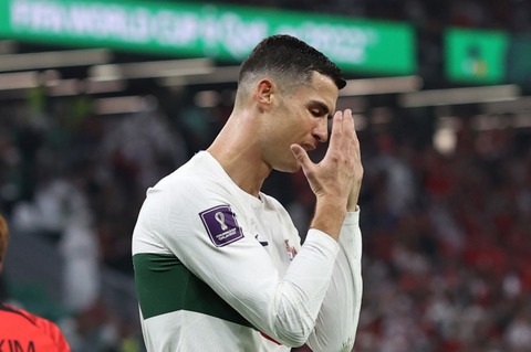 Cổ động viên Bồ Đào Nha không muốn Ronaldo ra sân trong trận gặp Thụy Sĩ - Ảnh 1. Cổ động viên Bồ Đào Nha không muốn Ronaldo ra sân trong trận gặp Thụy Sĩ - Ảnh 1.