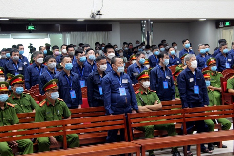 Đại án xăng dầu: Tại sao đình chỉ điều tra, không xử lý người đưa hối lộ? - Ảnh 3. Đại án xăng dầu: Tại sao đình chỉ điều tra, không xử lý người đưa hối lộ? - Ảnh 3.