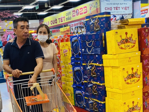 Co.op - hệ thống siêu thị rầm rộ giảm giá hàng Tết - Ảnh 1. Co.op - hệ thống siêu thị rầm rộ giảm giá hàng Tết - Ảnh 1.