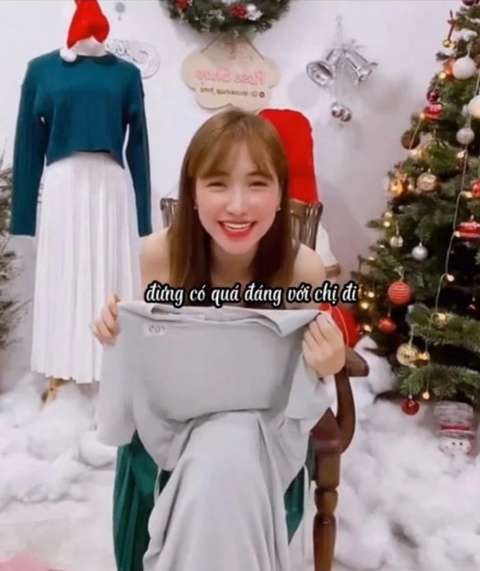 Hòa Minzy đối đáp netizen cực sắc sảo khi bị hỏi lấn sân kinh doanh quên ca hát - Ảnh 1. Hòa Minzy đối đáp netizen cực sắc sảo khi bị hỏi lấn sân kinh doanh quên ca hát - Ảnh 1.