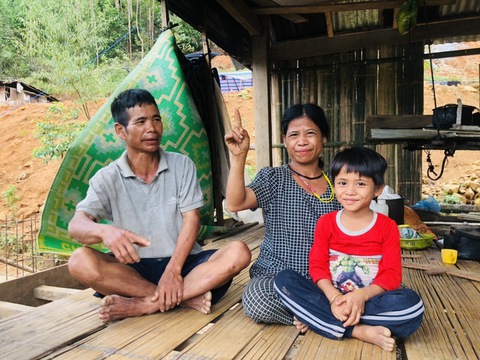 Chạy khỏi thung lũng trời đánh - Ảnh 2. Chạy khỏi thung lũng trời đánh - Ảnh 2.