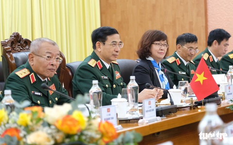Nữ bộ trưởng Bộ Quốc phòng Czech thăm Việt Nam, Đại tướng Phan Văn Giang chủ trì lễ đón - Ảnh 2. Nữ bộ trưởng Bộ Quốc phòng Czech thăm Việt Nam, Đại tướng Phan Văn Giang chủ trì lễ đón - Ảnh 2.