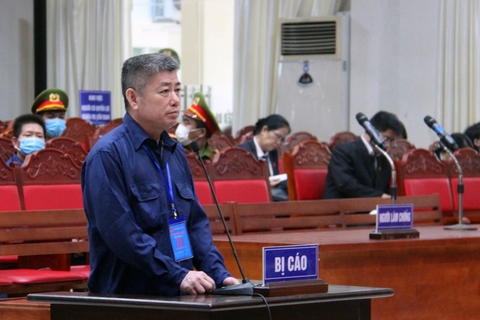 Đại án xăng dầu: Tại sao đình chỉ điều tra, không xử lý người đưa hối lộ? - Ảnh 1. Đại án xăng dầu: Tại sao đình chỉ điều tra, không xử lý người đưa hối lộ? - Ảnh 1.