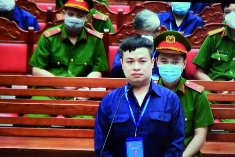 Đại án xăng dầu: Tại sao đình chỉ điều tra, không xử lý người đưa hối lộ? - Ảnh 4. Đại án xăng dầu: Tại sao đình chỉ điều tra, không xử lý người đưa hối lộ? - Ảnh 4.