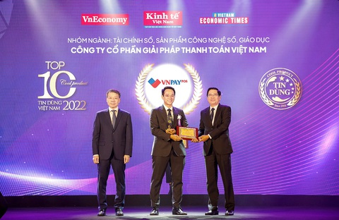 VNPAY-POS lọt ‘Top 10 sản phẩm - dịch vụ Tin dùng Việt Nam 2022’ - Ảnh 1. VNPAY-POS lọt ‘Top 10 sản phẩm - dịch vụ Tin dùng Việt Nam 2022’ - Ảnh 1.