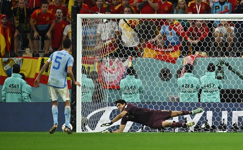Tây Ban Nha thua Morocco là tất yếu, Ronaldo nên sớm học làm HLV - Ảnh 1. Tây Ban Nha thua Morocco là tất yếu, Ronaldo nên sớm học làm HLV - Ảnh 1.