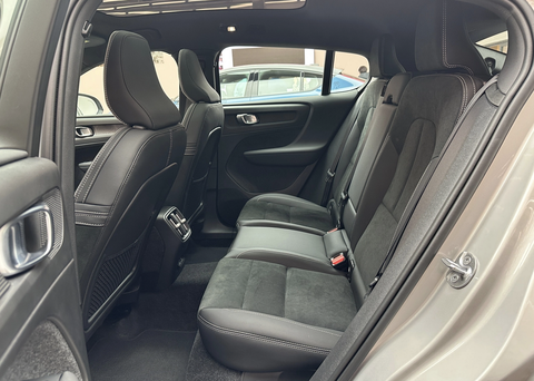 Volvo C40 Recharge 2023 sắp bán tại Việt Nam: Chạy 420 km/lần sạc - Ảnh 3. Volvo C40 Recharge 2023 sắp bán tại Việt Nam: Chạy 420 km/lần sạc - Ảnh 3.