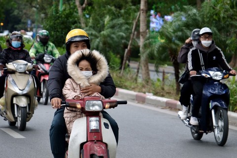 Thời tiết hôm nay 8-12: Từ Huế vào Nam Bộ có mưa, Bắc Bộ rét - Ảnh 1. Thời tiết hôm nay 8-12: Từ Huế vào Nam Bộ có mưa, Bắc Bộ rét - Ảnh 1.