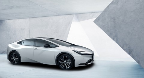 Toyota Prius có tính năng OTA như điện thoại, người dùng được giảm tiền nếu thuê xe - Ảnh 1. Toyota Prius có tính năng OTA như điện thoại, người dùng được giảm tiền nếu thuê xe - Ảnh 1.