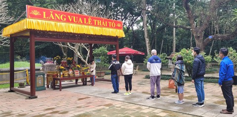Du lịch sẽ trở thành ngành kinh tế mũi nhọn của xứ Thanh trên đà tăng trưởng - Ảnh 2. Du lịch sẽ trở thành ngành kinh tế mũi nhọn của xứ Thanh trên đà tăng trưởng - Ảnh 2.