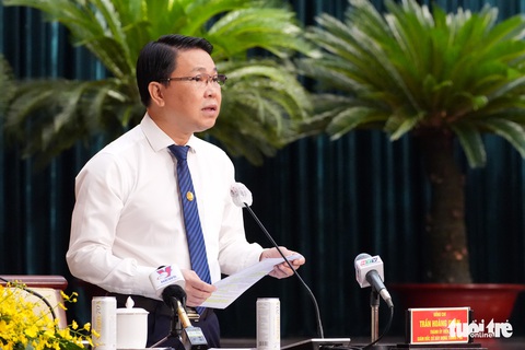 Hơn 10 đại biểu chất vấn giám đốc Sở Xây dựng TP.HCM về nhà ở xã hội, nhà lưu trú công nhân... - Ảnh 2. Hơn 10 đại biểu chất vấn giám đốc Sở Xây dựng TP.HCM về nhà ở xã hội, nhà lưu trú công nhân... - Ảnh 2.