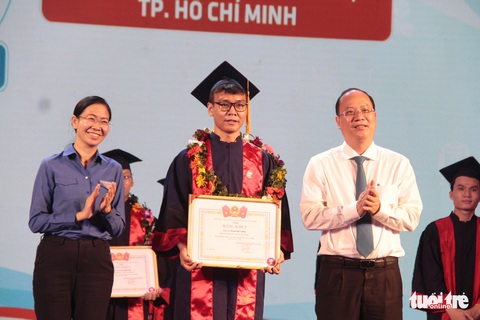 TP.HCM vinh danh 75 thủ khoa năm 2022 - Ảnh 3. TP.HCM vinh danh 75 thủ khoa năm 2022 - Ảnh 3.