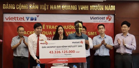Những câu chuyện thú vị về tỉ phú Jackpot của Vietlott - Ảnh 1. Những câu chuyện thú vị về tỉ phú Jackpot của Vietlott - Ảnh 1.