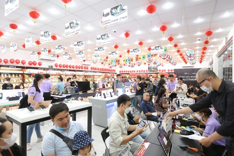 FPT Shop tung ưu đãi đến hơn 50% cho hàng loạt thiết bị công nghệ và gia dụng - Ảnh 1. FPT Shop tung ưu đãi đến hơn 50% cho hàng loạt thiết bị công nghệ và gia dụng - Ảnh 1.