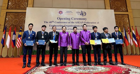 64 kỹ sư Điện lực TP.HCM nhận Chứng chỉ ASEAN tại CAFEO-40 - Ảnh 3. 64 kỹ sư Điện lực TP.HCM nhận Chứng chỉ ASEAN tại CAFEO-40 - Ảnh 3.