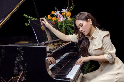 Đợi mãi Tí Nâu Thùy Chi cũng chịu phát hành MV Hơn em chỗ nào - Ảnh 3. Đợi mãi Tí Nâu Thùy Chi cũng chịu phát hành MV Hơn em chỗ nào - Ảnh 3.