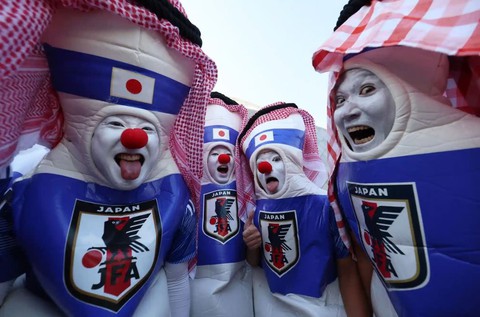 Loạt cổ động viên quậy tưng tại World Cup 2022 - Mẹ biết mẹ buồn á! (P2) - Ảnh 1. Loạt cổ động viên quậy tưng tại World Cup 2022 - Mẹ biết mẹ buồn á! (P2) - Ảnh 1.