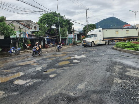 Quốc lộ 1 qua Phú Yên dày đặc ‘bẫy’ người đi đường - Ảnh 3. Quốc lộ 1 qua Phú Yên dày đặc ‘bẫy’ người đi đường - Ảnh 3.