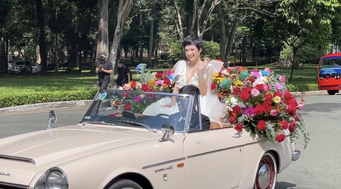 Angela Phương Trinh ‘chơi nổi’ khi xuất hiện, tránh né nhắc Cao Thái Sơn - Ảnh 3. Angela Phương Trinh ‘chơi nổi’ khi xuất hiện, tránh né nhắc Cao Thái Sơn - Ảnh 3.