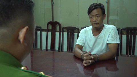 Giả làm thợ chống thấm rồi dùng dao kề cổ, khống chế nạn nhân để cướp - Ảnh 1. Giả làm thợ chống thấm rồi dùng dao kề cổ, khống chế nạn nhân để cướp - Ảnh 1.
