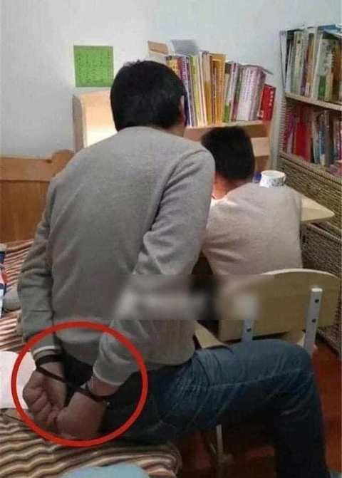 Ảnh vui 9-12: Chú ếch làm bài toán phải bán bao nhiêu đứa con để mua được chiếc đồng hồ?! - Ảnh 6. Ảnh vui 9-12: Chú ếch làm bài toán phải bán bao nhiêu đứa con để mua được chiếc đồng hồ?! - Ảnh 6.