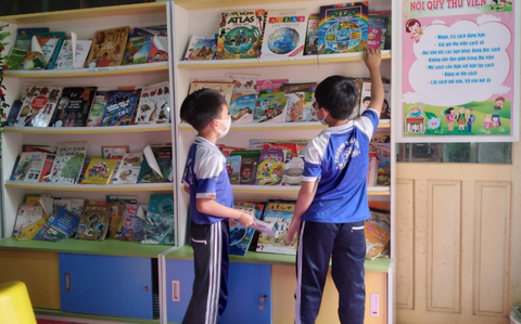 Trăm thư viện sáng tạo cho học sinh vùng sâu - Ảnh 5. Trăm thư viện sáng tạo cho học sinh vùng sâu - Ảnh 5.